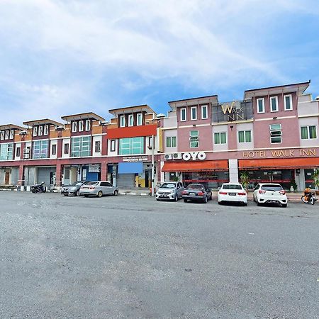 Oyo 582 Hotel Walk Inn Kampong Pasir Puteh  Екстер'єр фото