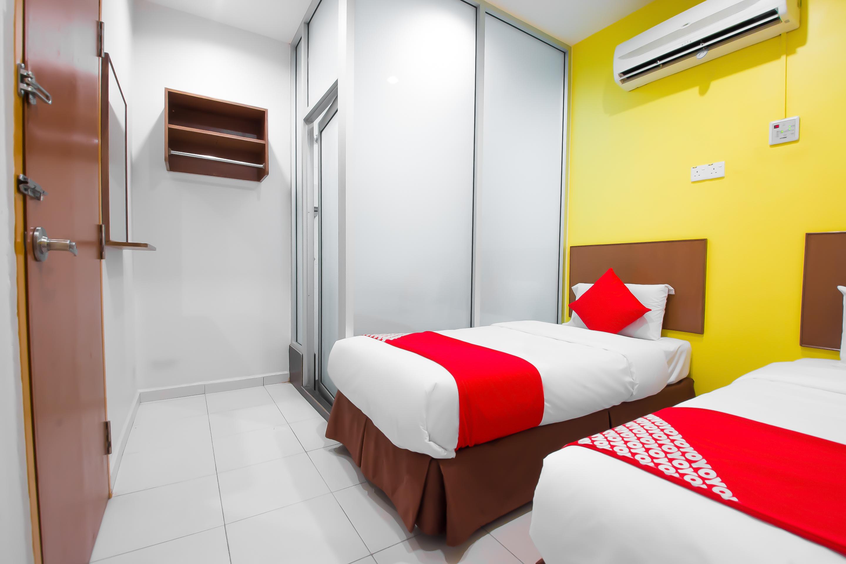 Oyo 582 Hotel Walk Inn Kampong Pasir Puteh  Екстер'єр фото