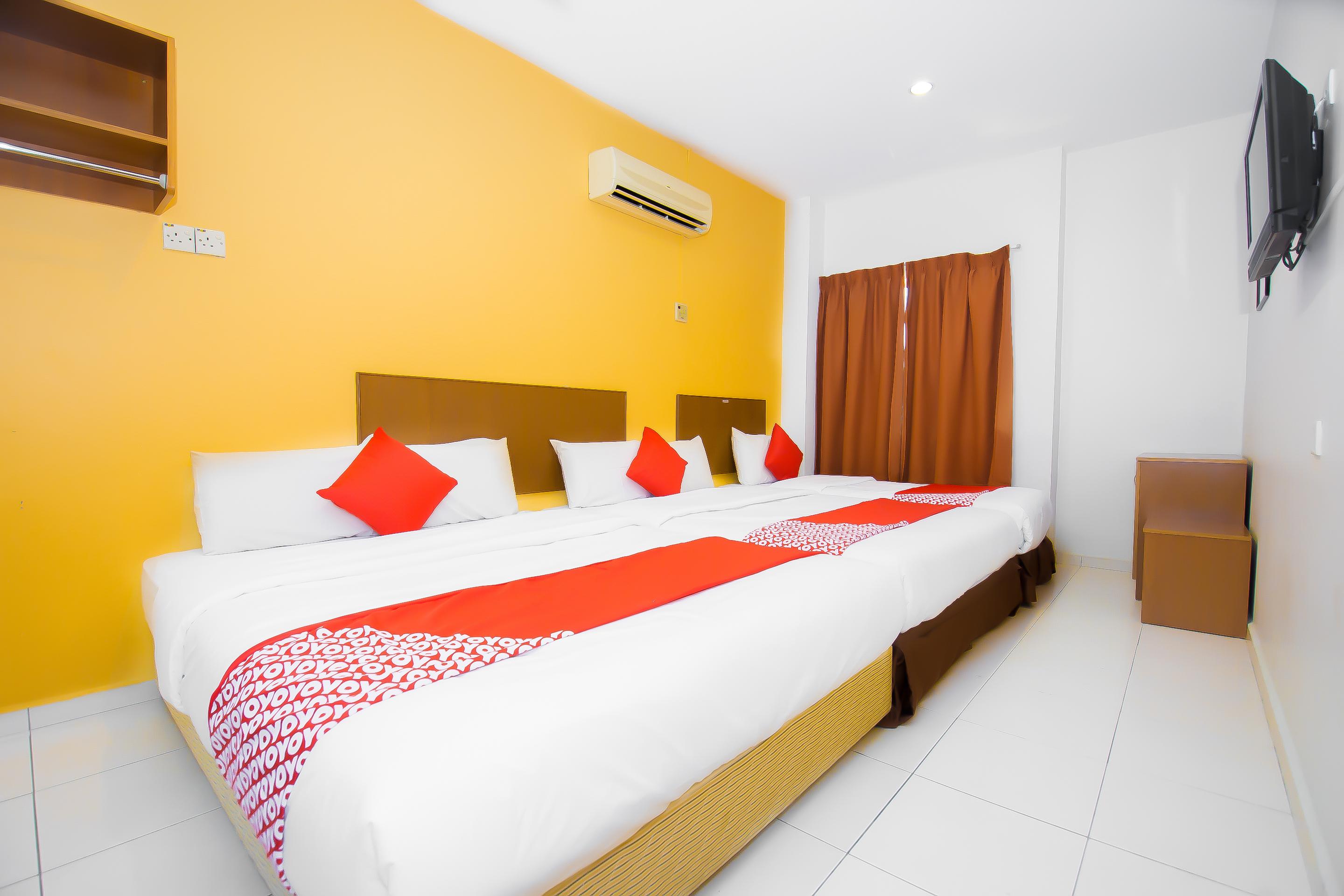 Oyo 582 Hotel Walk Inn Kampong Pasir Puteh  Екстер'єр фото