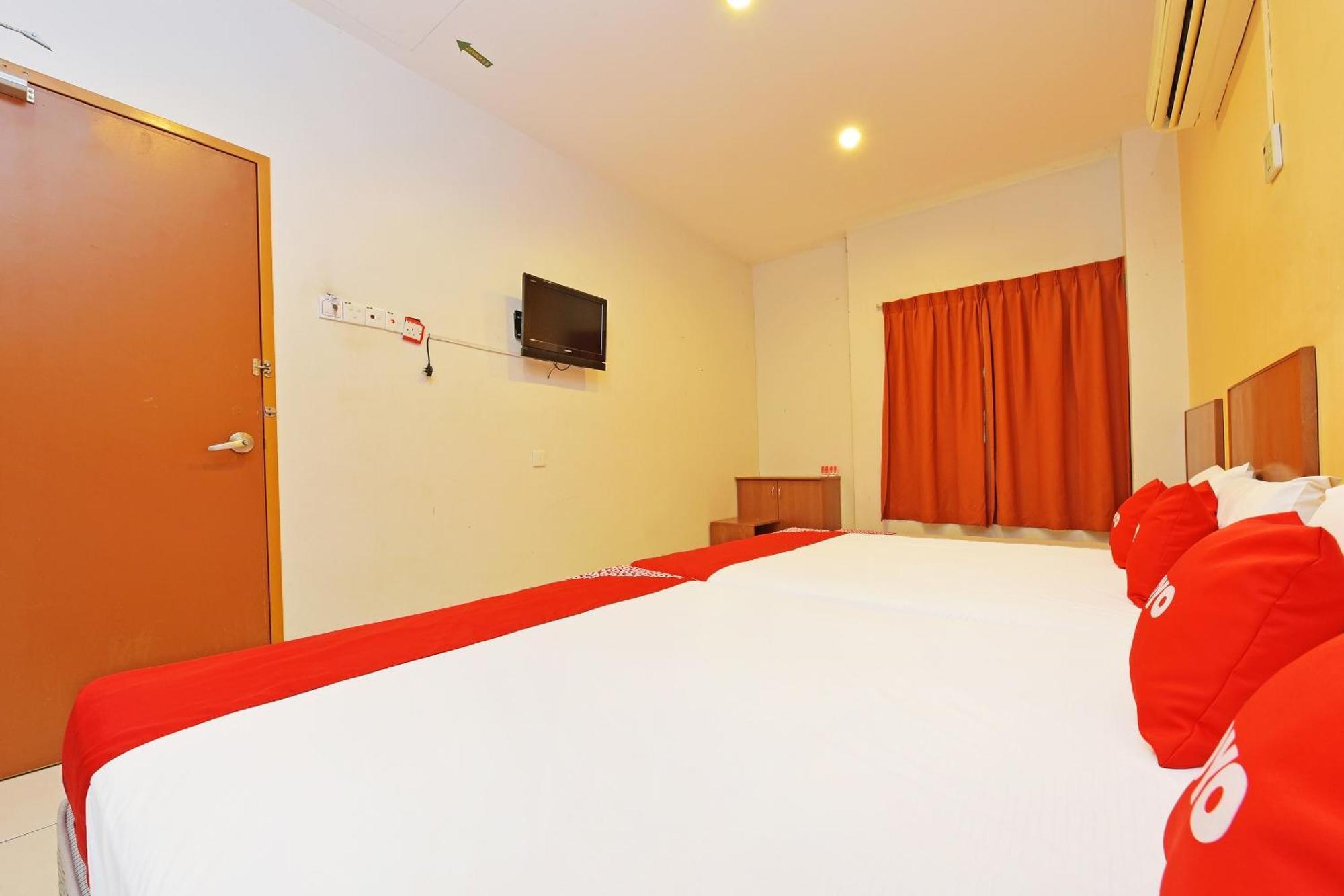 Oyo 582 Hotel Walk Inn Kampong Pasir Puteh  Екстер'єр фото