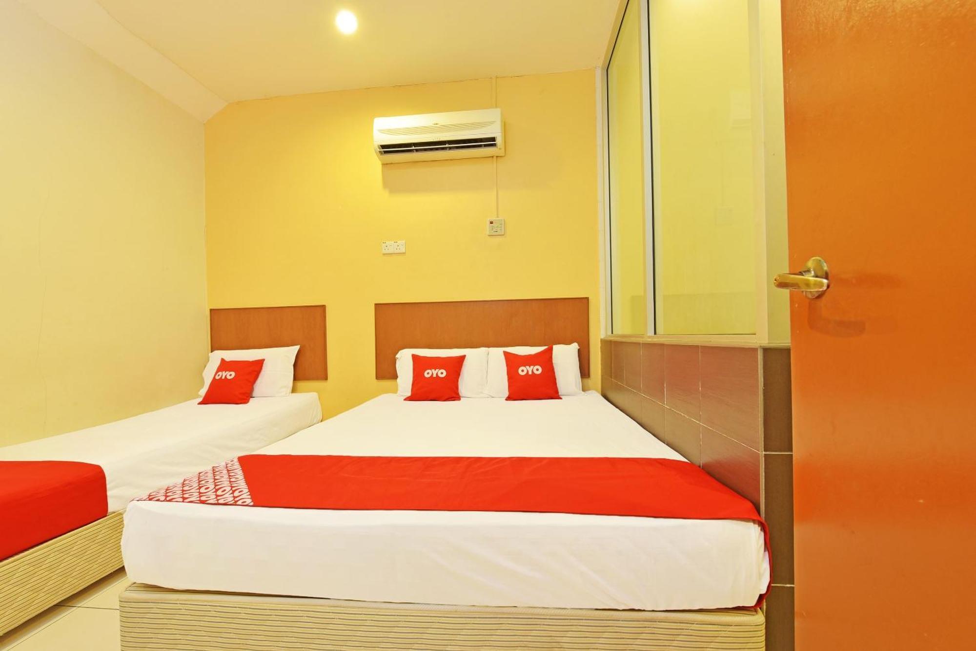 Oyo 582 Hotel Walk Inn Kampong Pasir Puteh  Екстер'єр фото