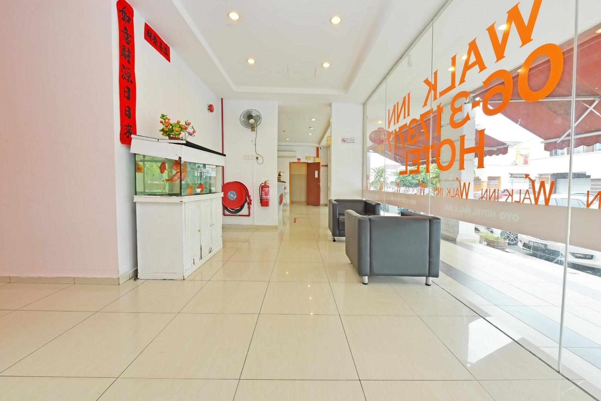 Oyo 582 Hotel Walk Inn Kampong Pasir Puteh  Екстер'єр фото